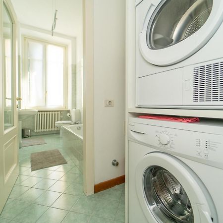 Appartamento Esclusivo Fronte Lago, In Centro A Como Con Garage Zewnętrze zdjęcie