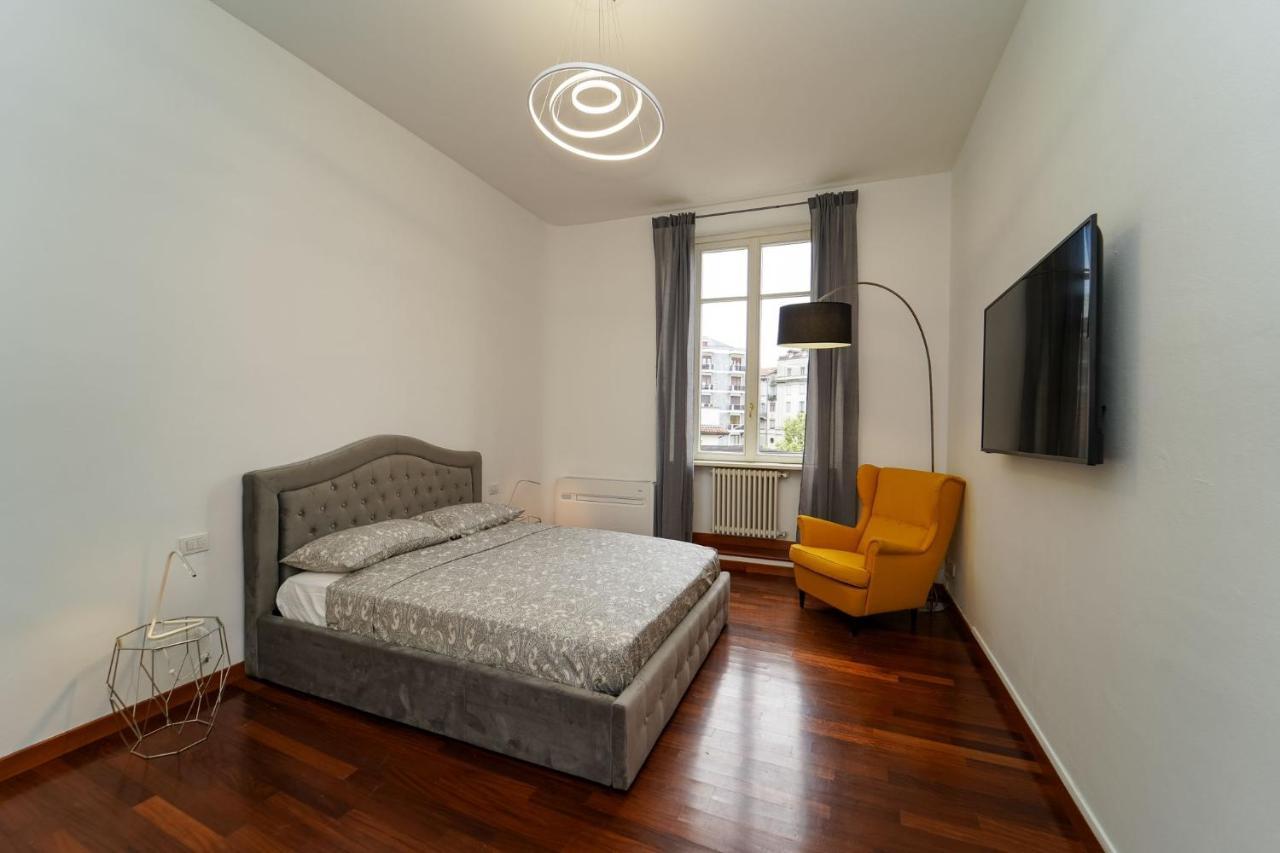 Appartamento Esclusivo Fronte Lago, In Centro A Como Con Garage Zewnętrze zdjęcie