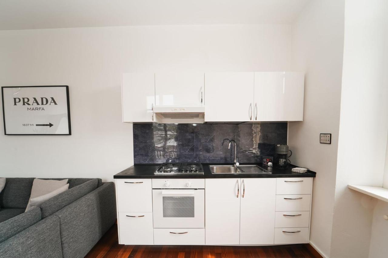 Appartamento Esclusivo Fronte Lago, In Centro A Como Con Garage Zewnętrze zdjęcie